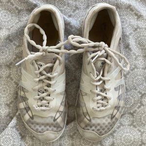 Cheer shoes